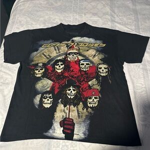 Resurrection guns  n roses heads Black Graphic T-Shirt with Red and White Design